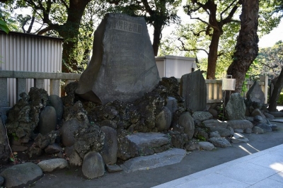 牛嶋神社の力石群