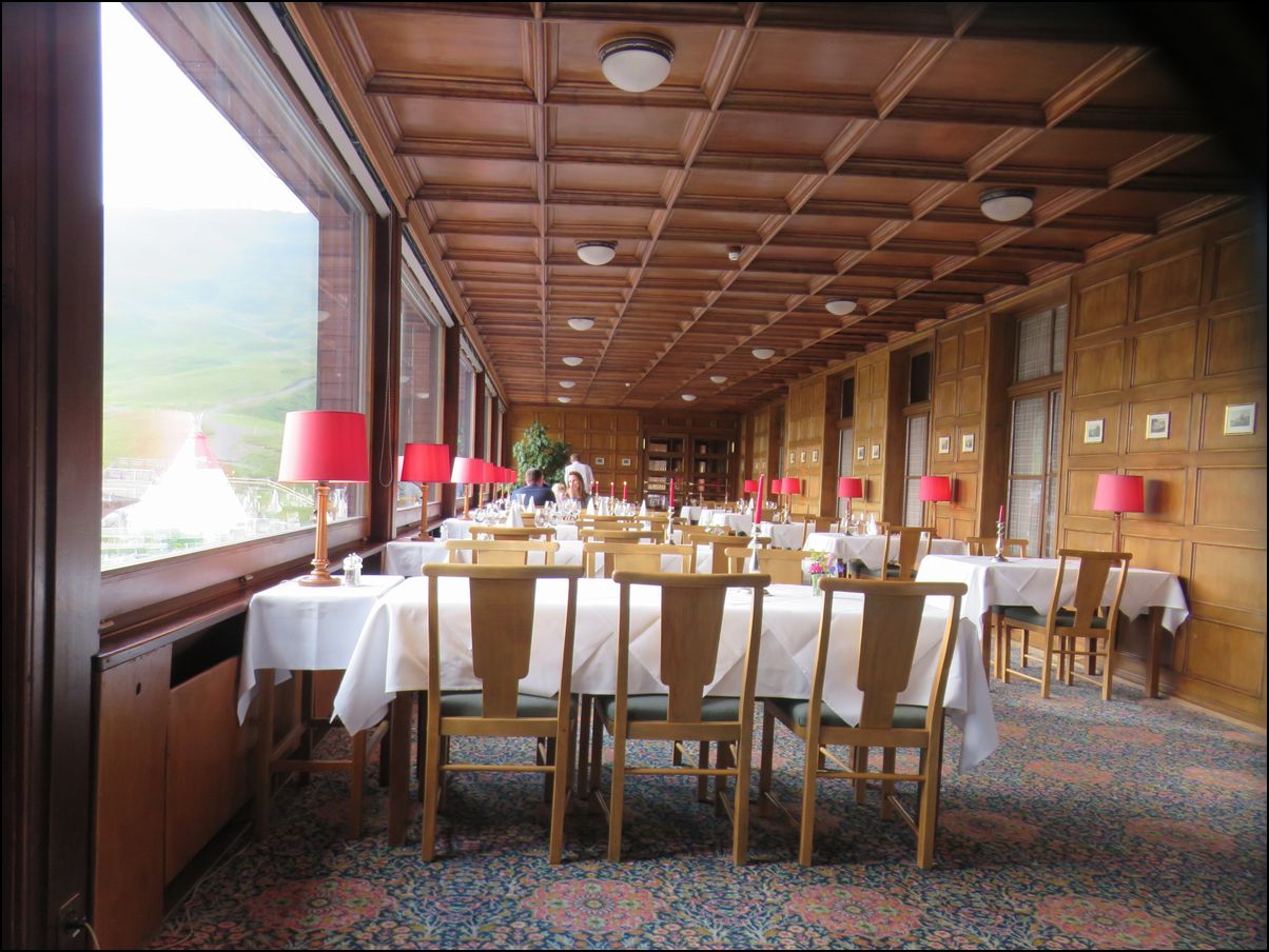 37）ホテル・ベルビューデザルプのディナー/標高2061mの美味＠スイス/クライネシャイディック