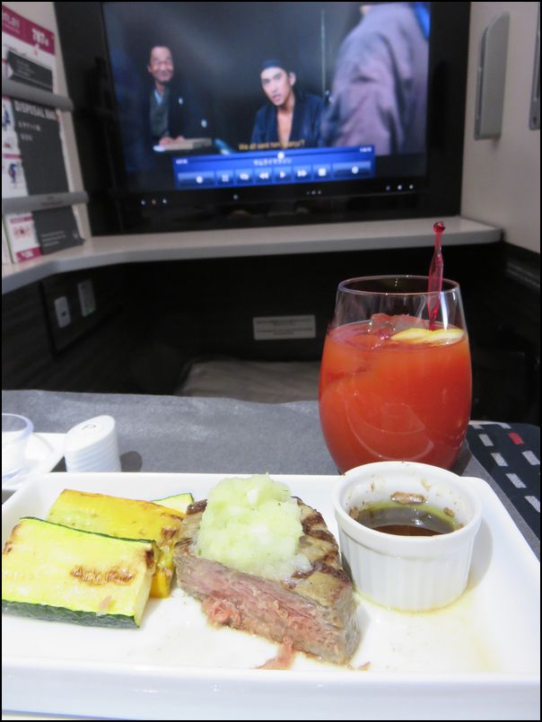 JAL773便 成田発メルボルン行/機内食編＠SKYオーベルジュBEDDって。