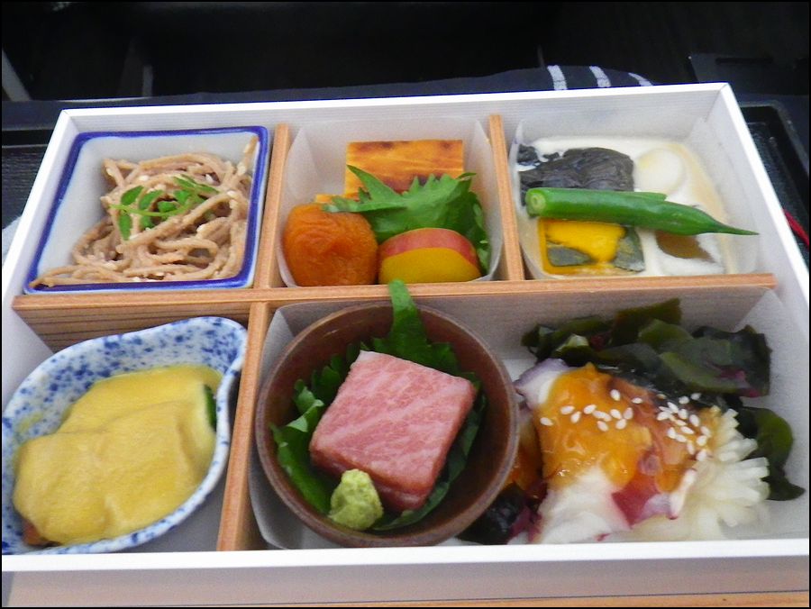 JAL773便 成田発メルボルン行/機内食編＠SKYオーベルジュBEDDって。